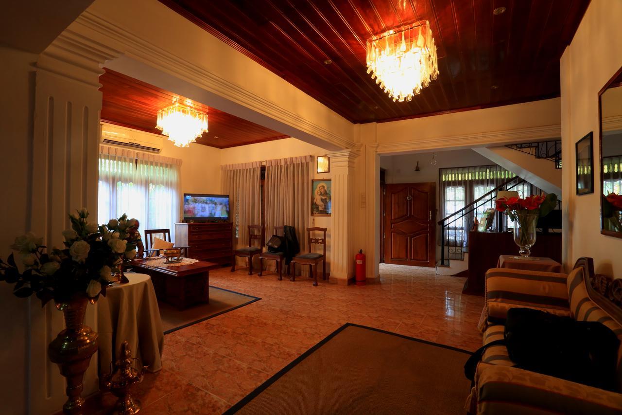 Emel Boutique Hotel Negombo Exterior foto